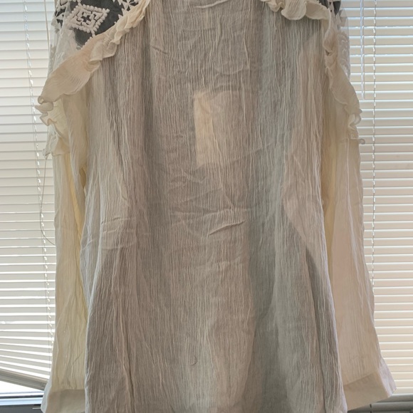 lace accent blouse - Picture 8 of 9